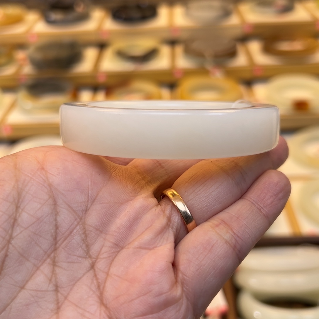 和田玉未镶嵌手镯17