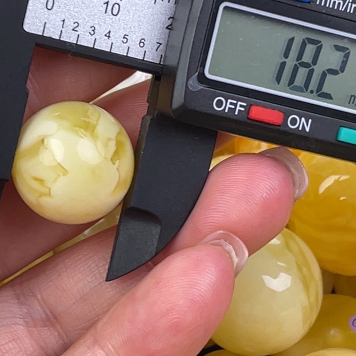 蜜蜡未镶嵌裸石微瑕312