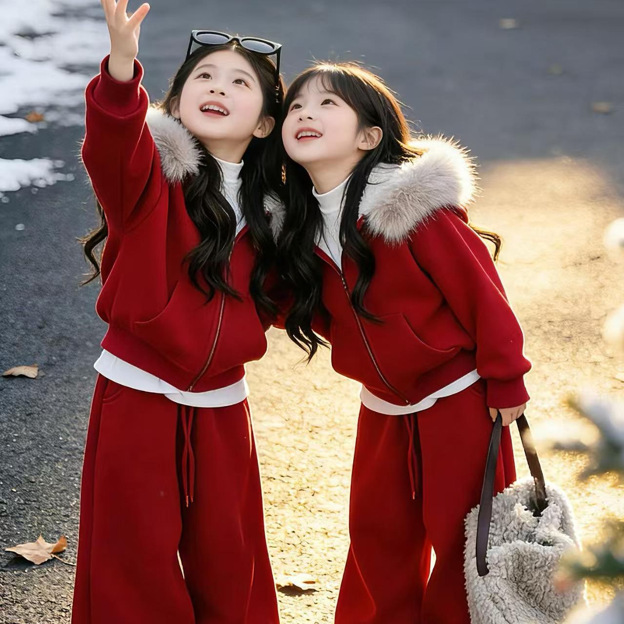 女童冬季加绒套装2025新款儿童红色拜年中大童洋气加厚过年两件套