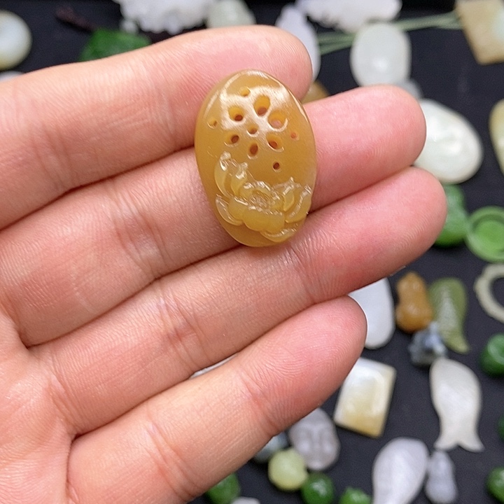 和田玉颈饰未镶嵌?****风