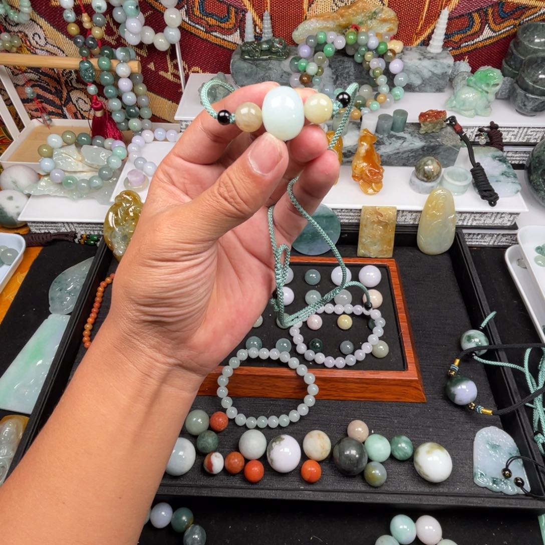 翡翠未镶嵌颈饰99