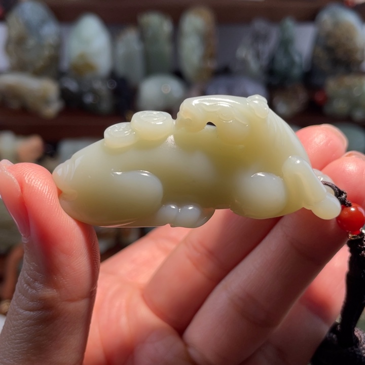 和田玉颈饰未镶嵌心*力