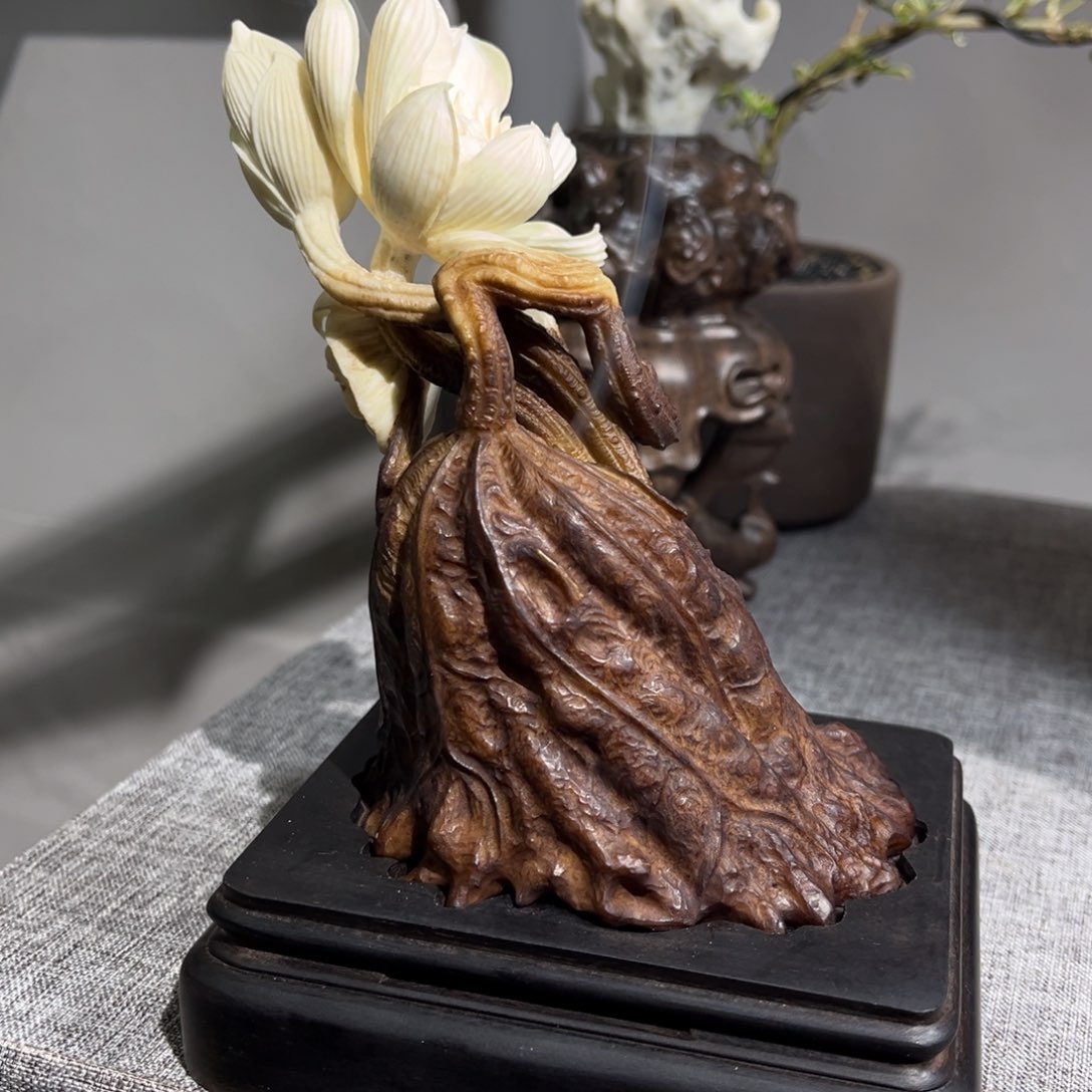 黄杨木田*昊木雕工艺鹿角雕刻香炉荷花