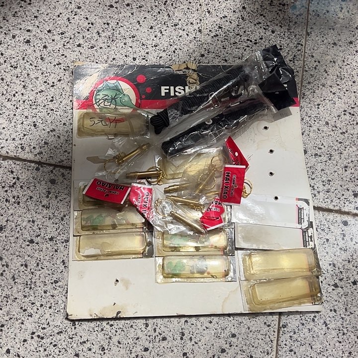 如图所示一堆东西！！！