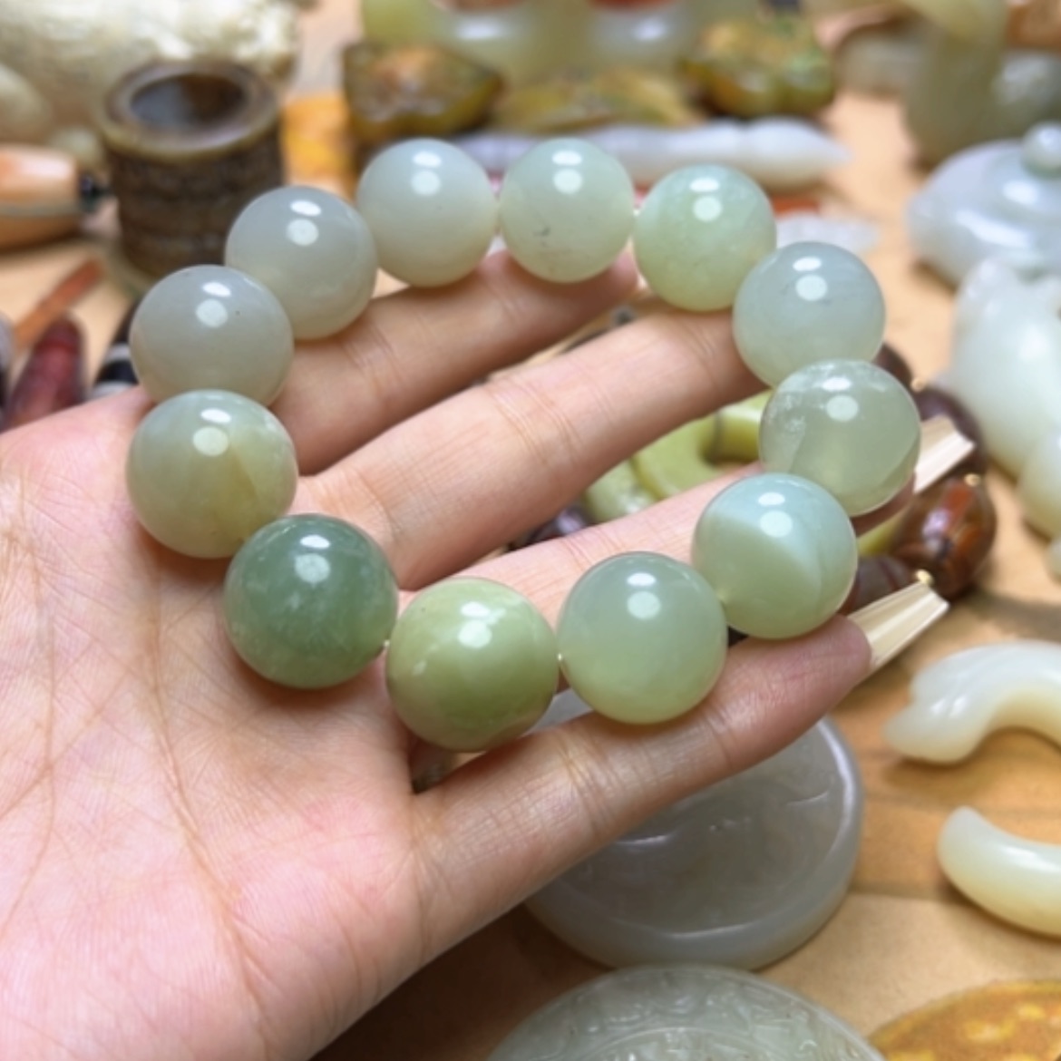 【闪购商品】蛇纹石玉颈饰未镶嵌