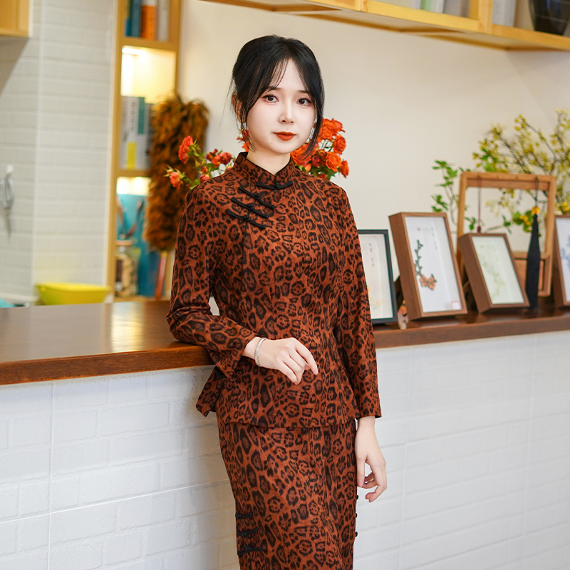 筠雅春季新款唐装中国风女装年轻款收腰显瘦新中式盘扣上衣25J051