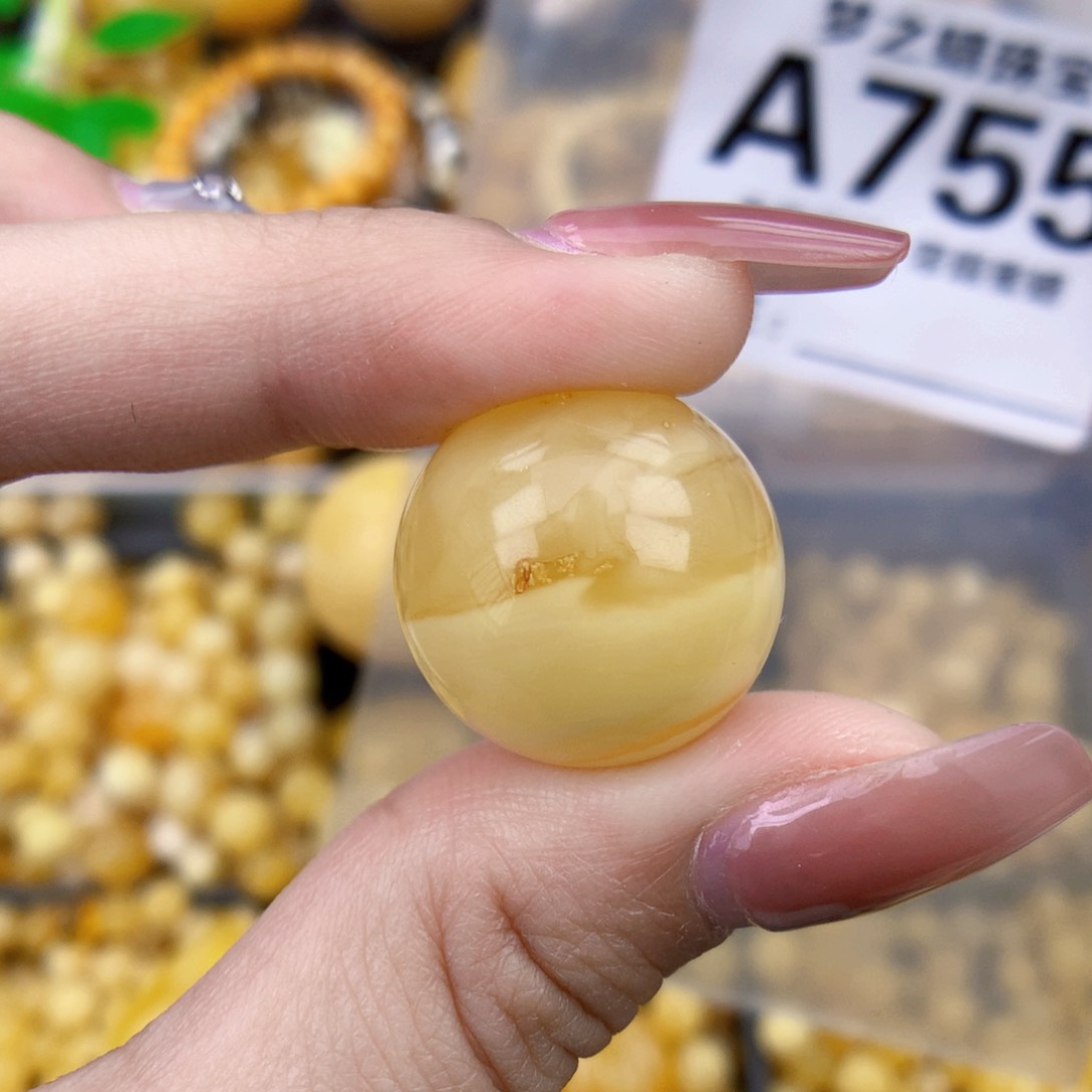 未镶嵌琥珀珠宝奇石20