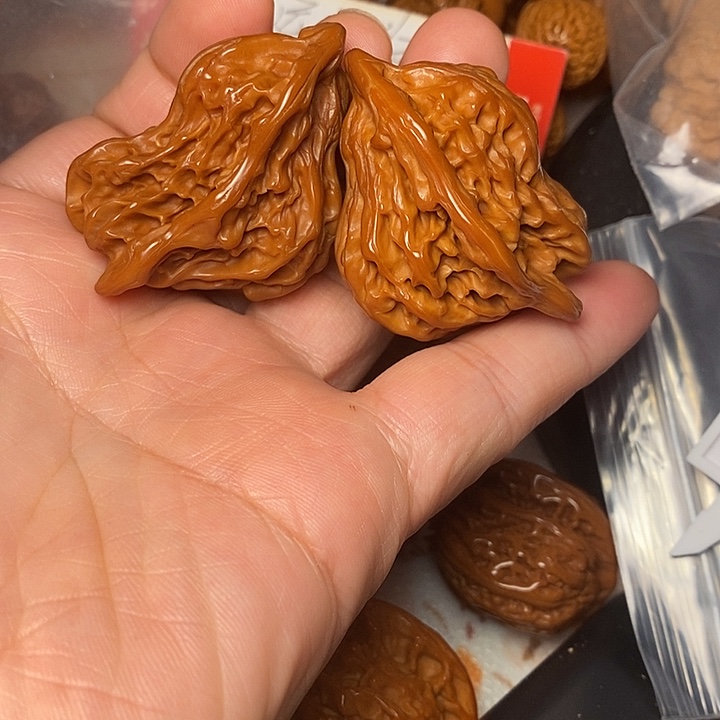 雲***威文玩核桃把件小鸟