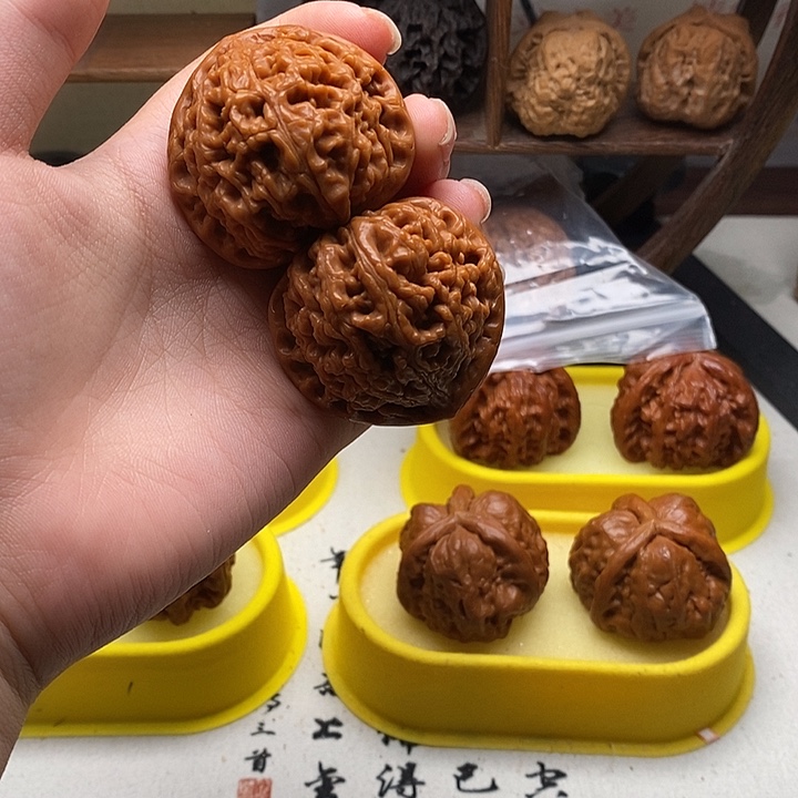 梦***醒文玩核桃吊坠核桃
