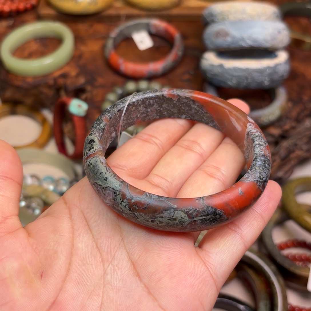南红玛瑙手镯未镶嵌张****常