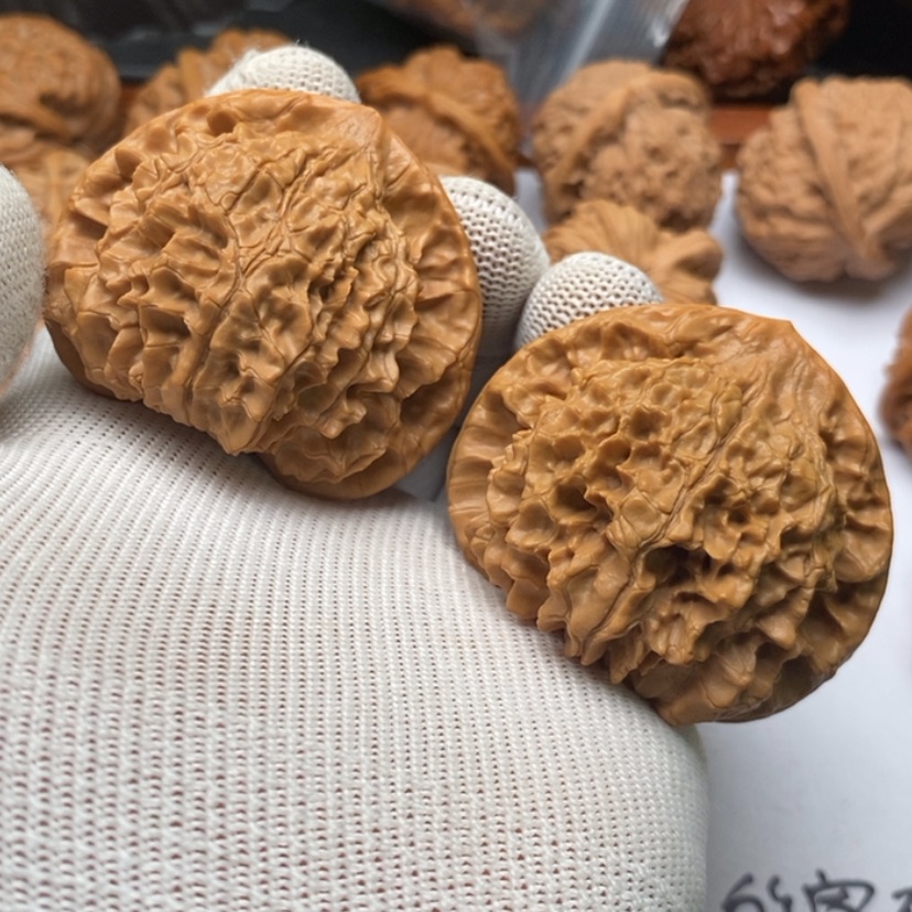 【闪购商品】文玩核桃把件半*245官帽