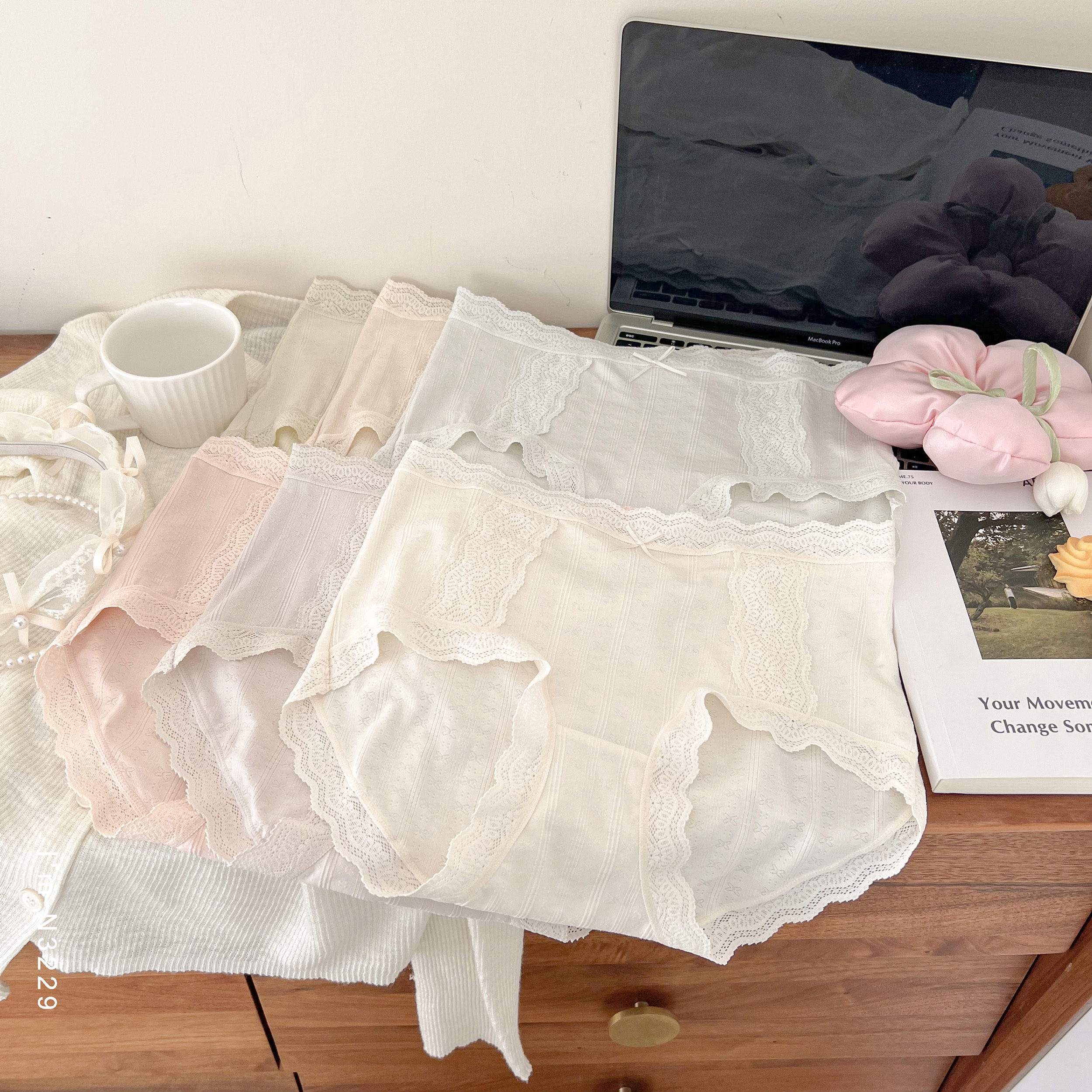 少女提花蕾丝边中腰包臀莫代尔内裤三条装N3229