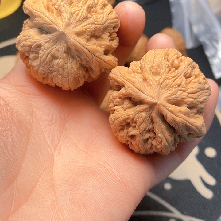 文玩核桃吊坠平谷粗筋