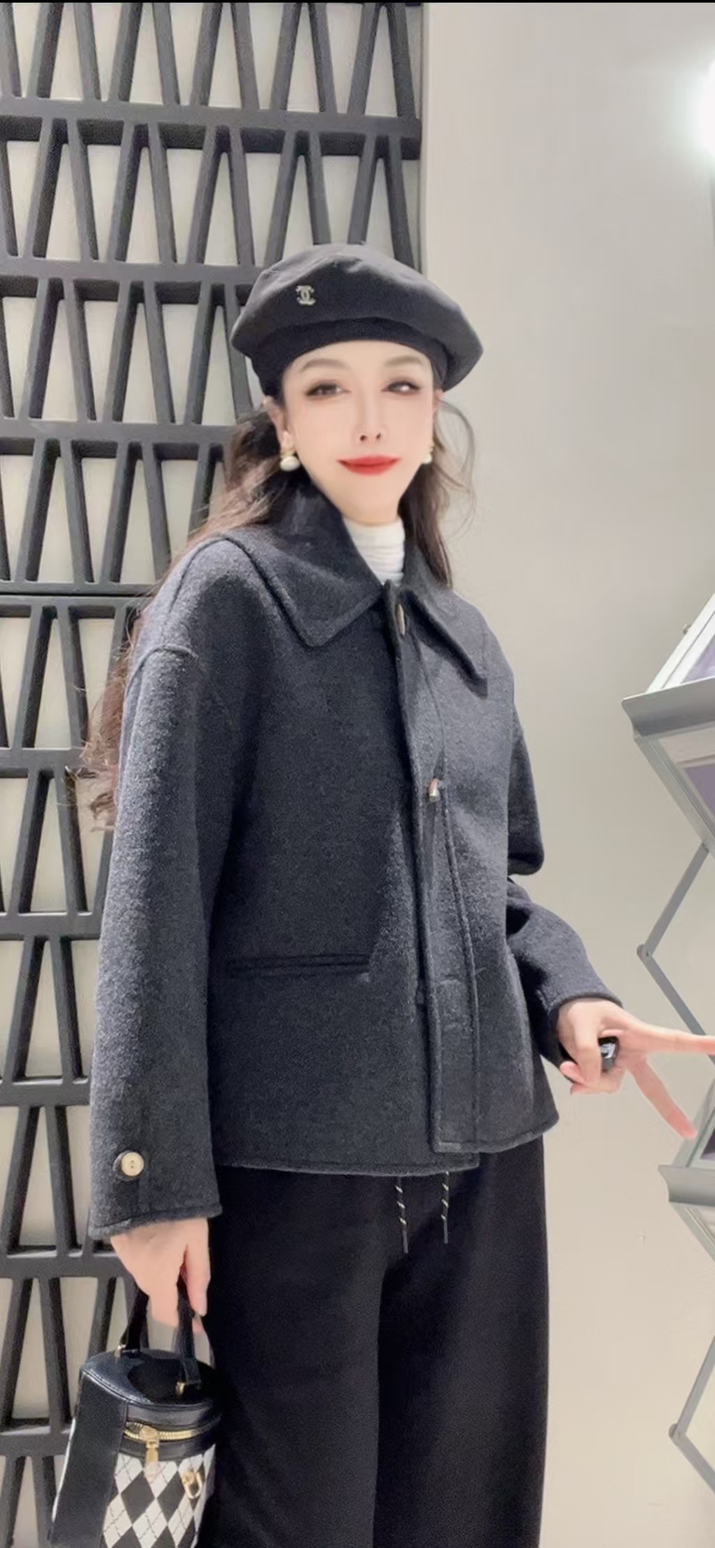 96058 秋冬女士气质时尚牛角扣双面大衣 三楼 防