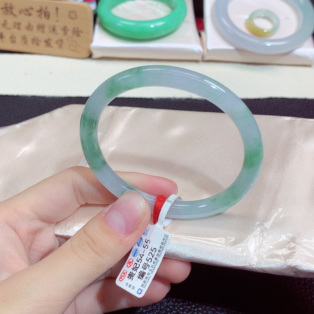 翡翠未镶嵌手镯525