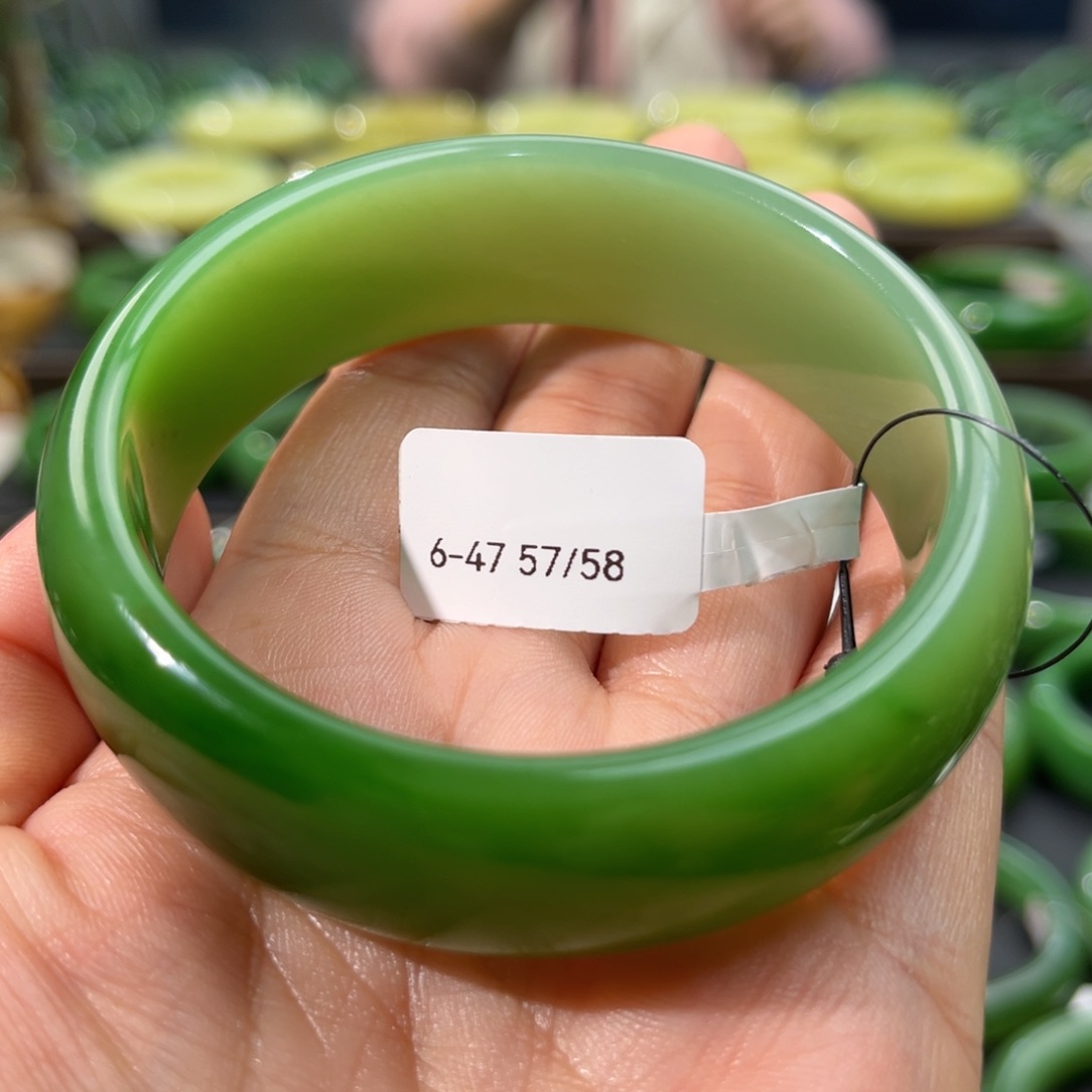 和田玉（碧玉）手镯未镶嵌