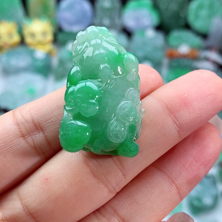 翡翠颈饰未镶嵌梦*翡翠