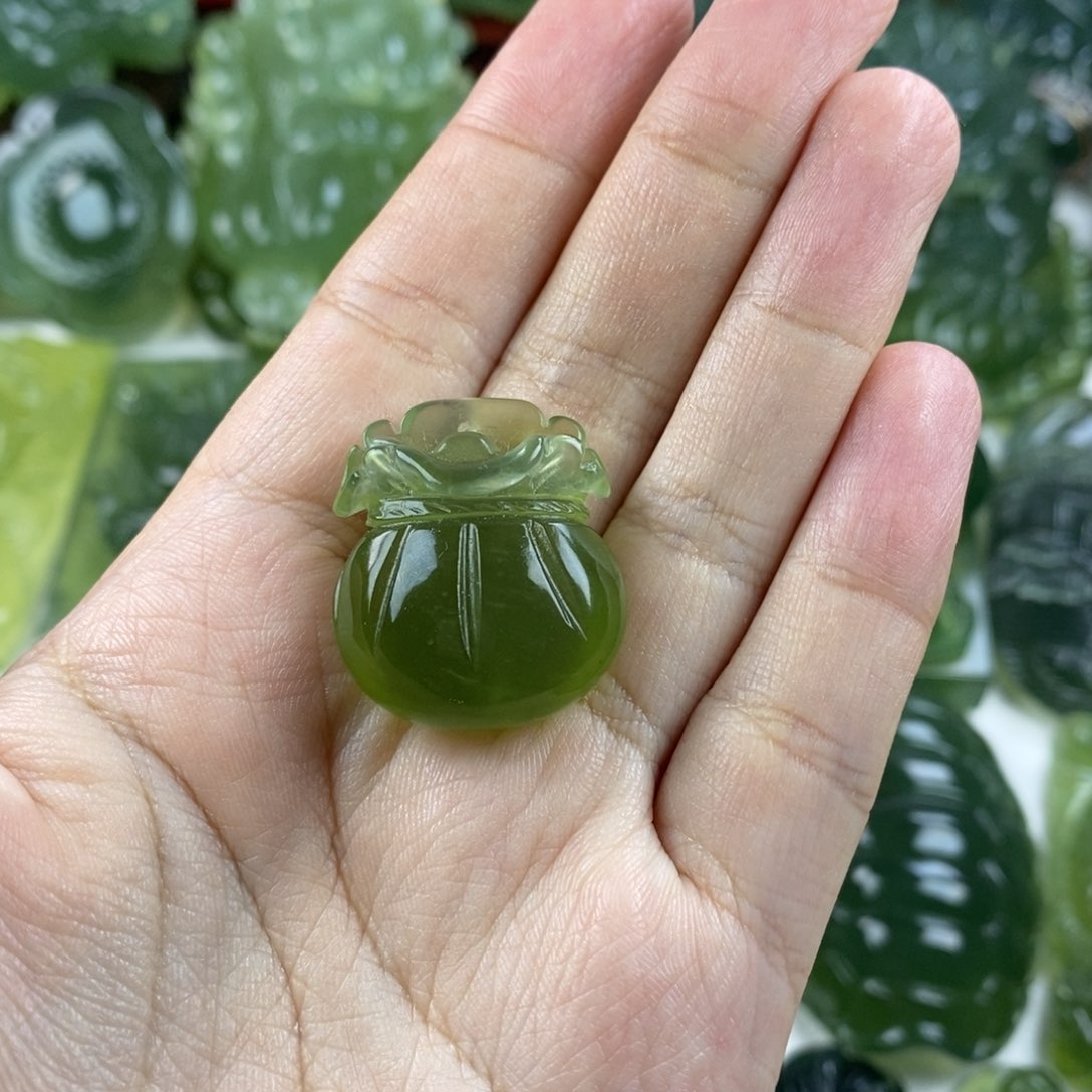 岫玉挂件未镶嵌挂件