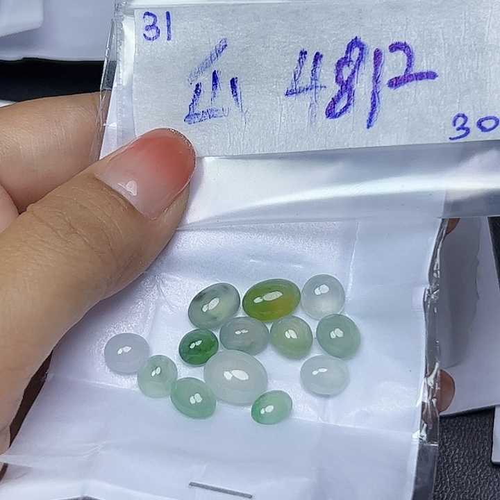 未镶嵌定制翡翠屲**毢不