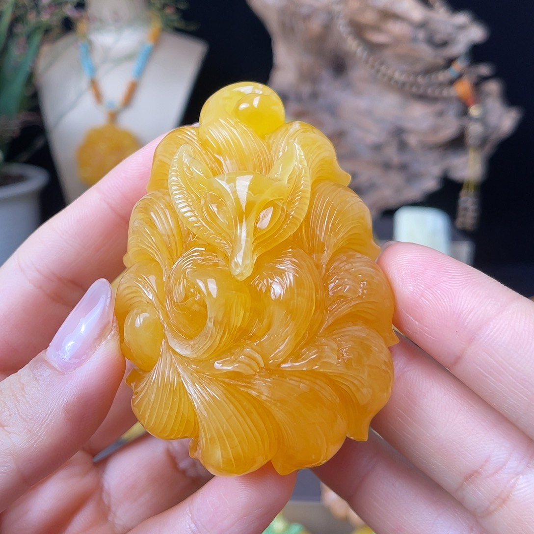 琥珀未镶嵌珠宝奇石