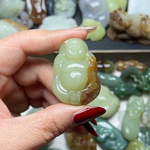 和田玉颈饰未镶嵌华**羊