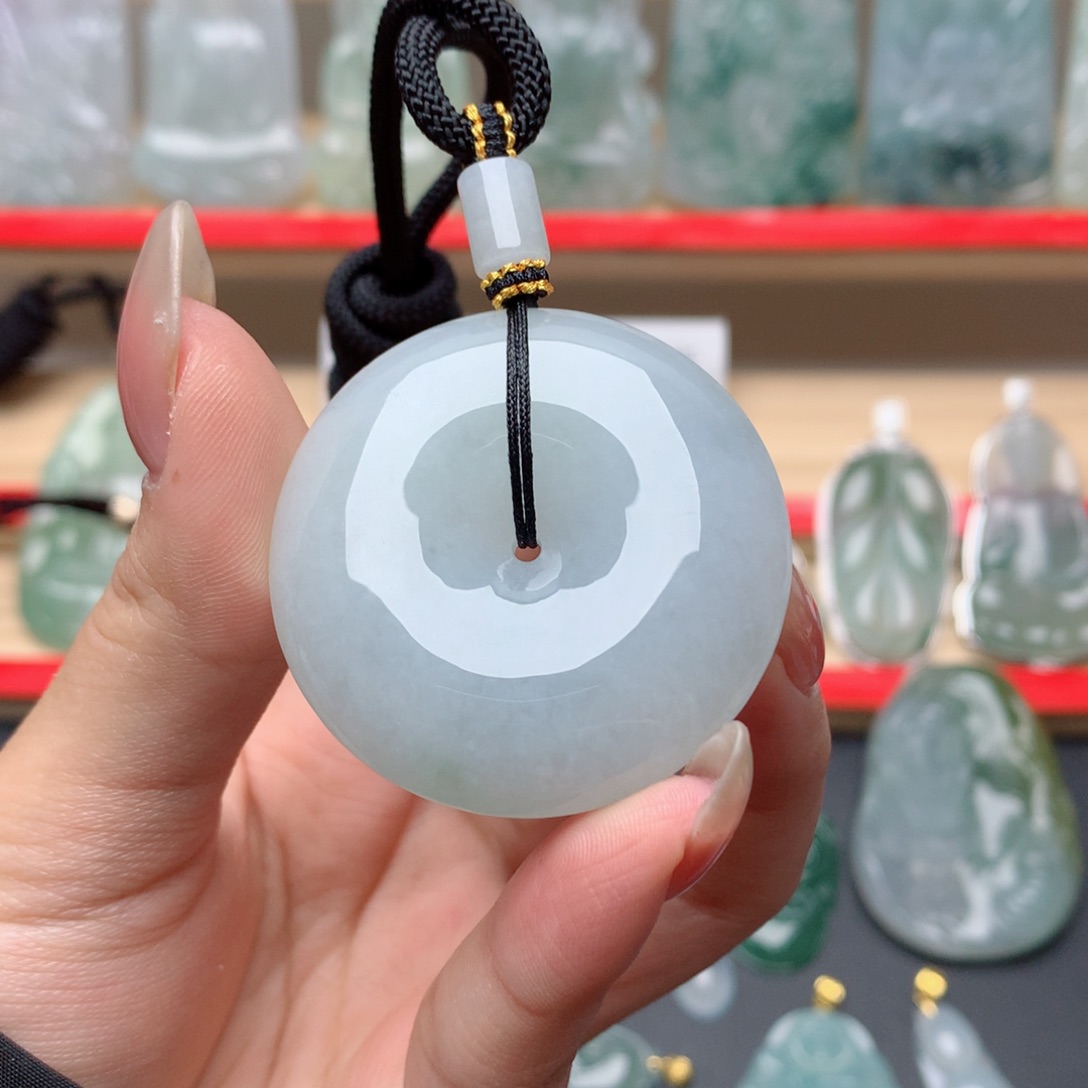 翡翠颈饰未镶嵌灵**妖平安扣