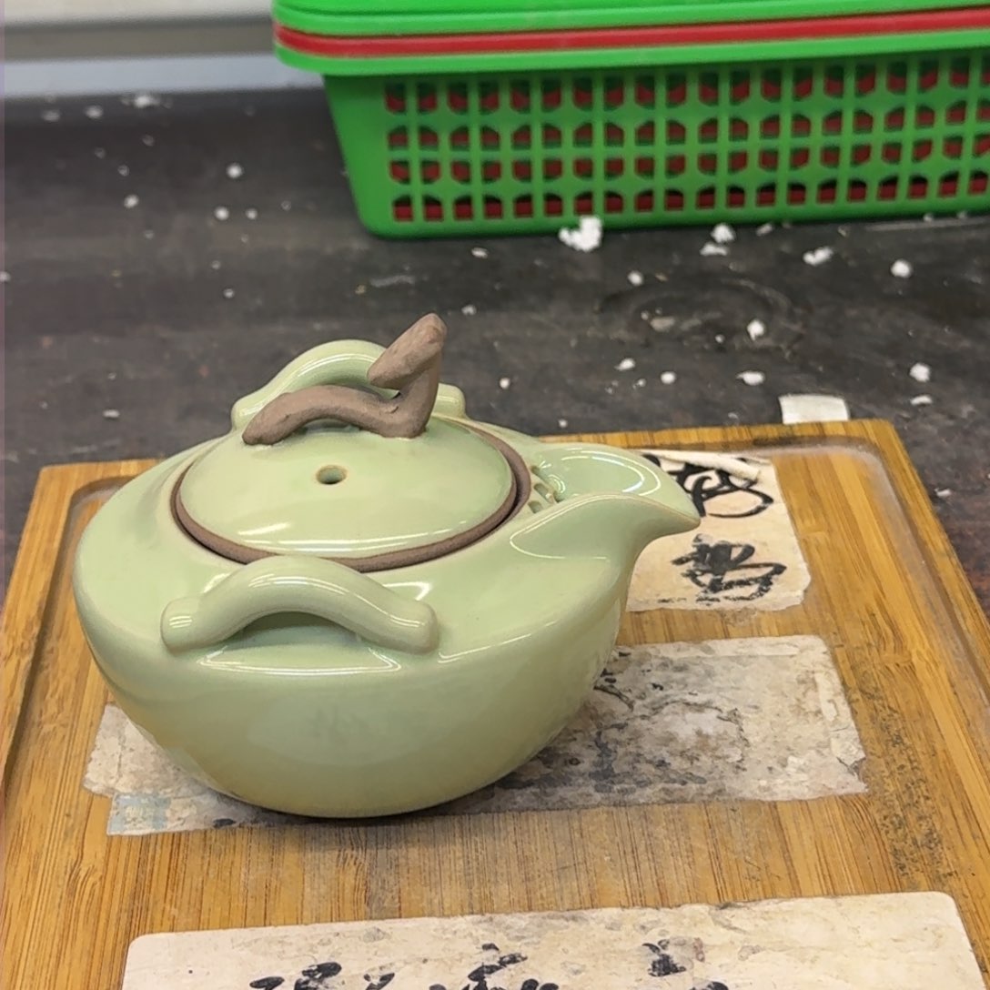 瑕疵介意勿拍陶瓷器皿A865