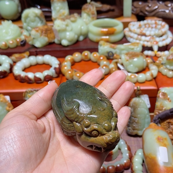 岫岩河磨玉（透闪石质玉）把件未镶嵌