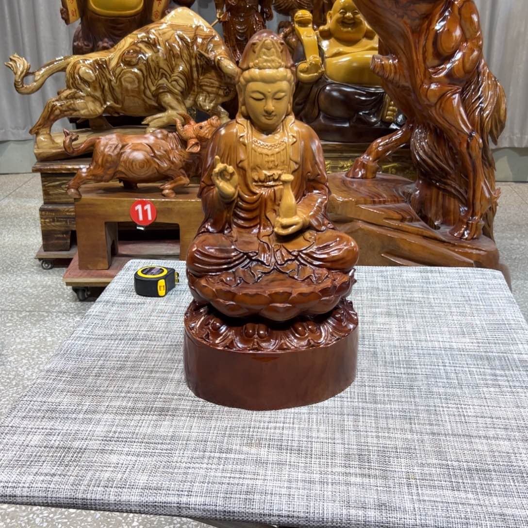 鑫***达香樟木实木根雕摆件观音