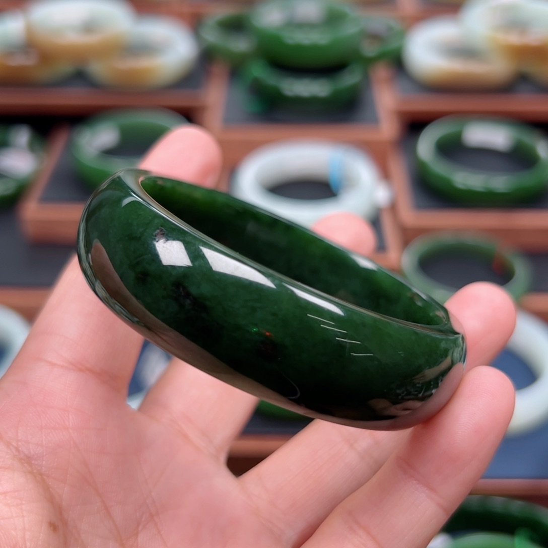 未镶嵌手镯和田玉（碧玉）