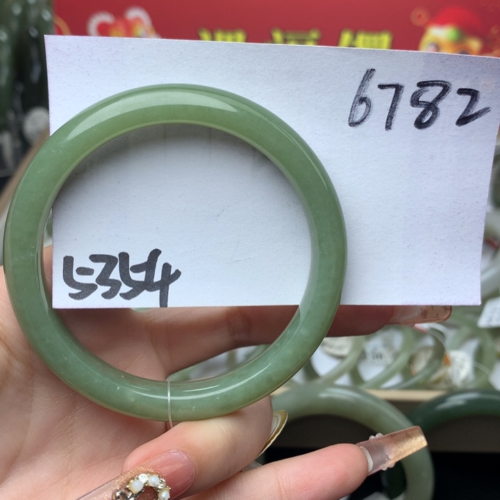 和田玉手镯未镶嵌丧****g