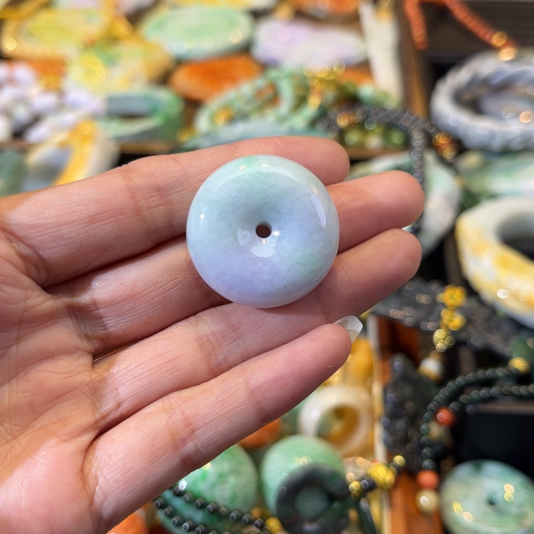 翡翠颈饰未镶嵌小****^待编款