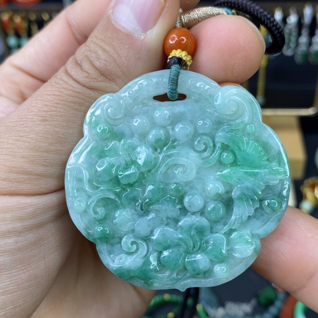 颈饰未镶嵌翡翠吊坠