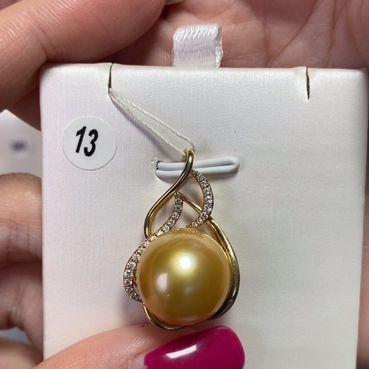 海水珍珠吊坠(不含链)18K金镶嵌