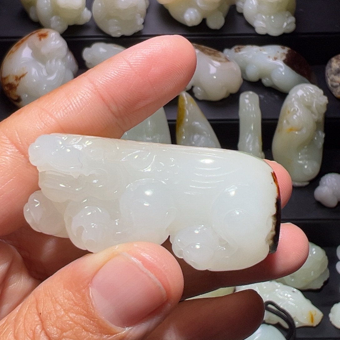 云***j和田玉未镶嵌颈饰