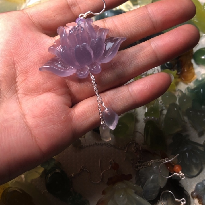 轻***扬蛇纹石玉未镶嵌耳坠