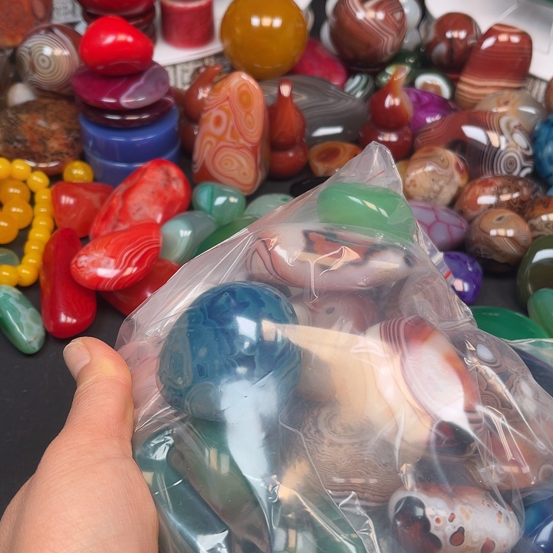 萨***日玛瑙/玉髓未镶嵌珠宝奇石