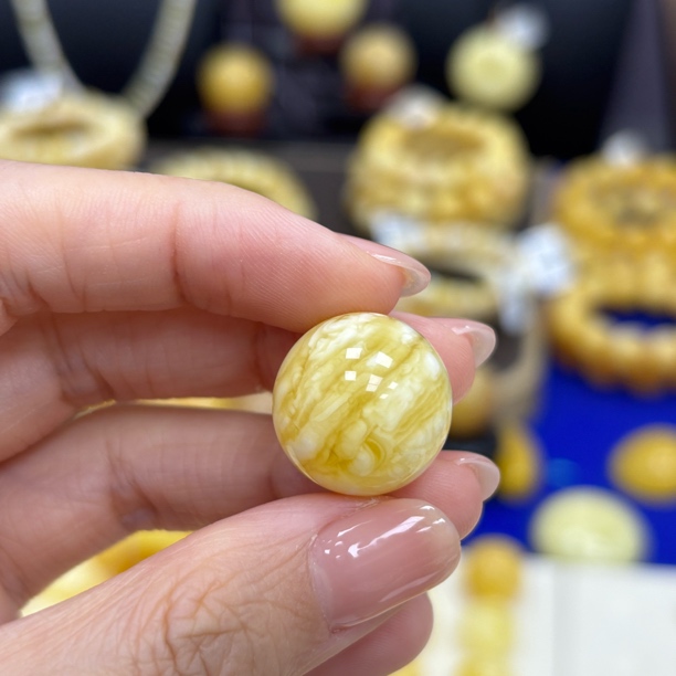 17.6mm 小妖珠宝天然原矿琥珀蜜蜡