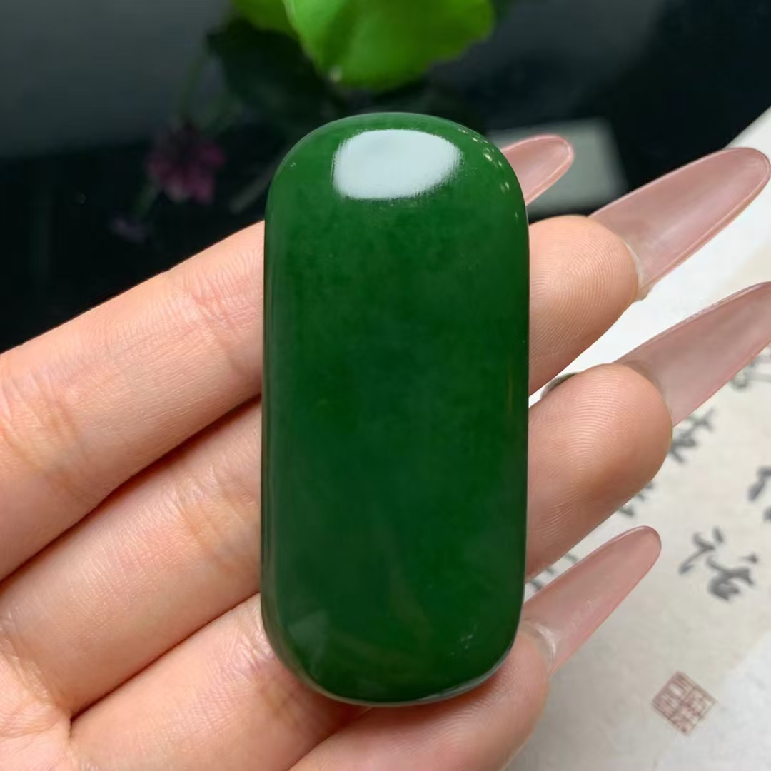 和田玉碧玉菠菜绿【无事牌】挂件
