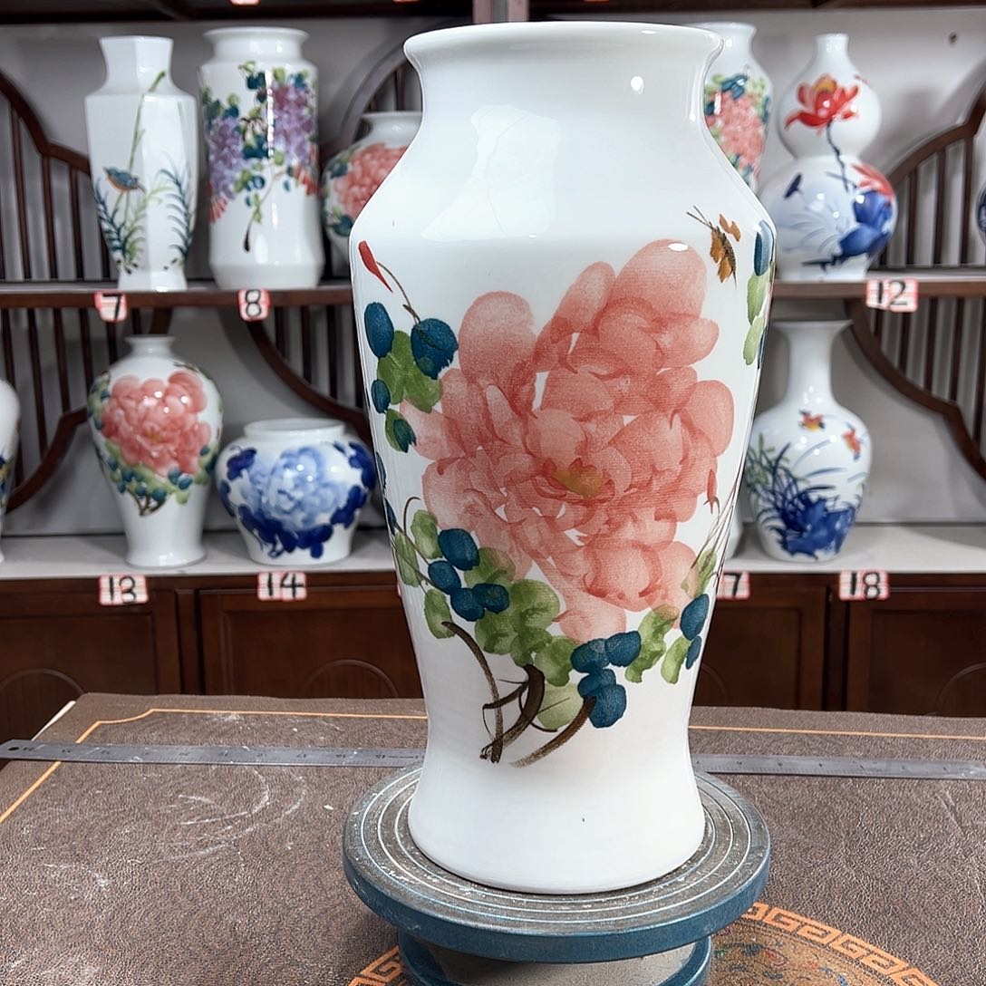 摆件景德镇陶瓷大鱼红牡花