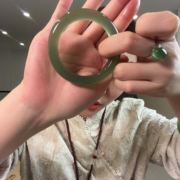 *****蛇纹石玉未镶嵌颈饰