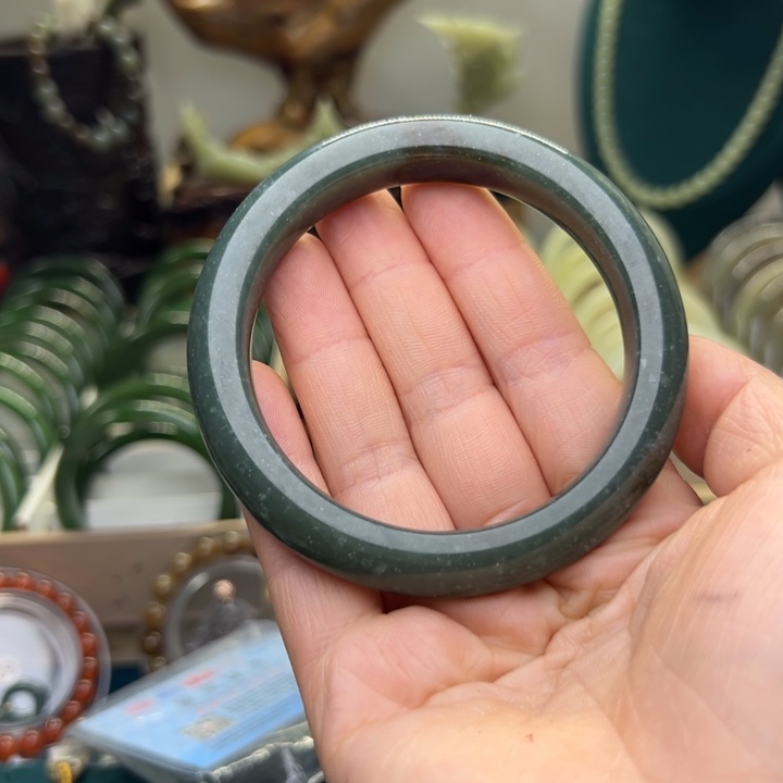 和田玉手镯未镶嵌61.1圈围1435