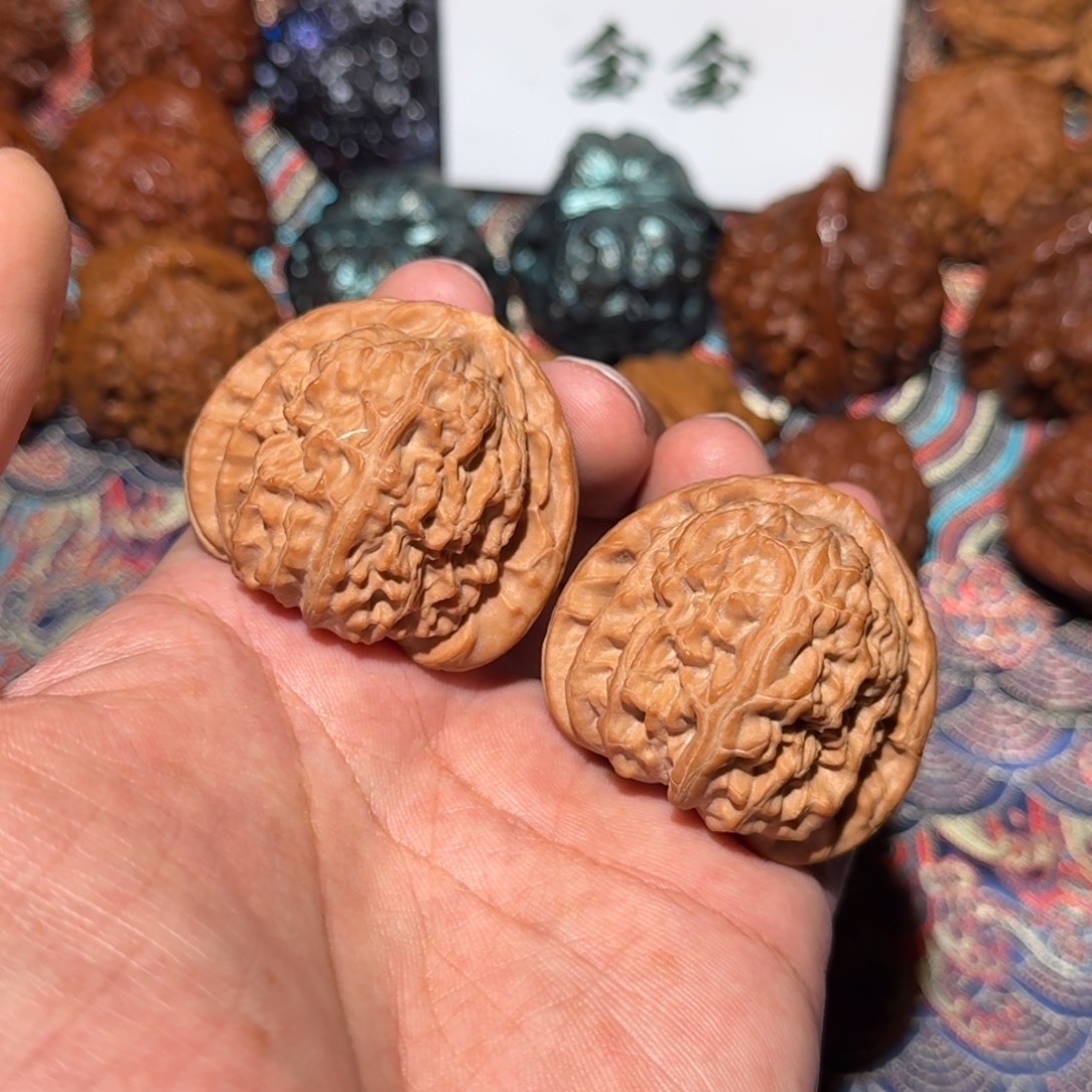 文玩核桃把件2217白狮子，尺寸41 40 36