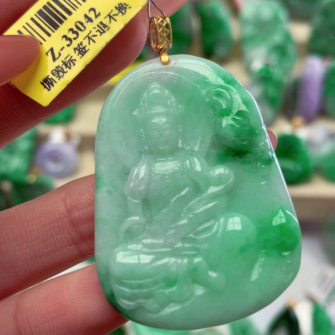 翡翠颈饰18K金镶嵌翡翠