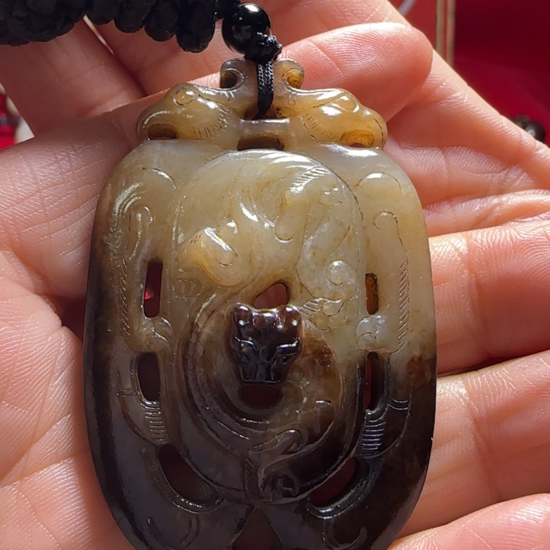 和田玉颈饰未镶嵌好*