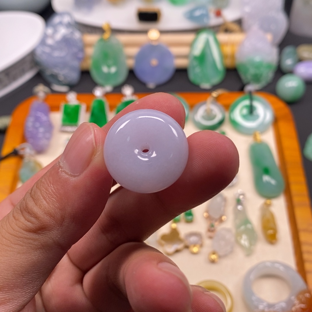 颈饰未镶嵌翡翠扣子