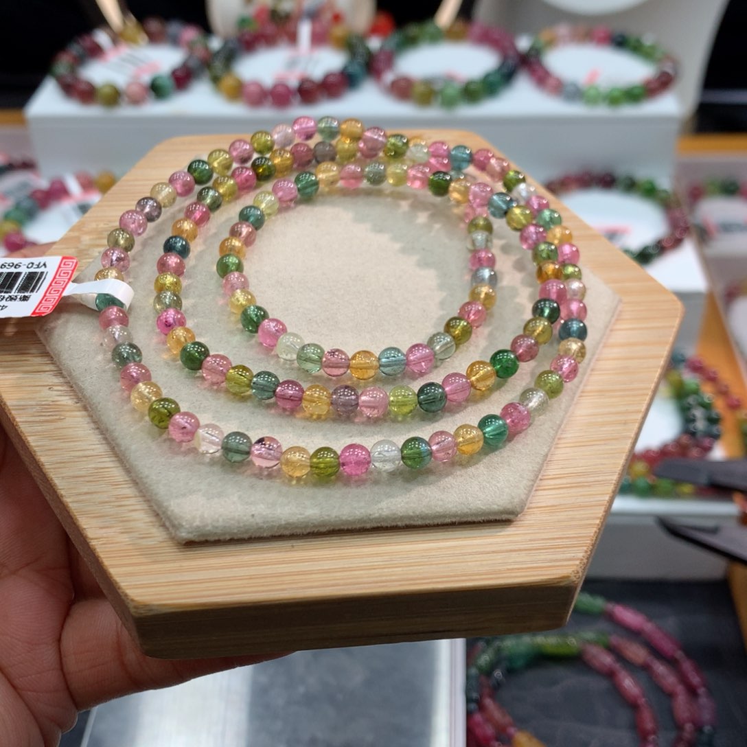 碧玺手链未镶嵌    4.4mm。