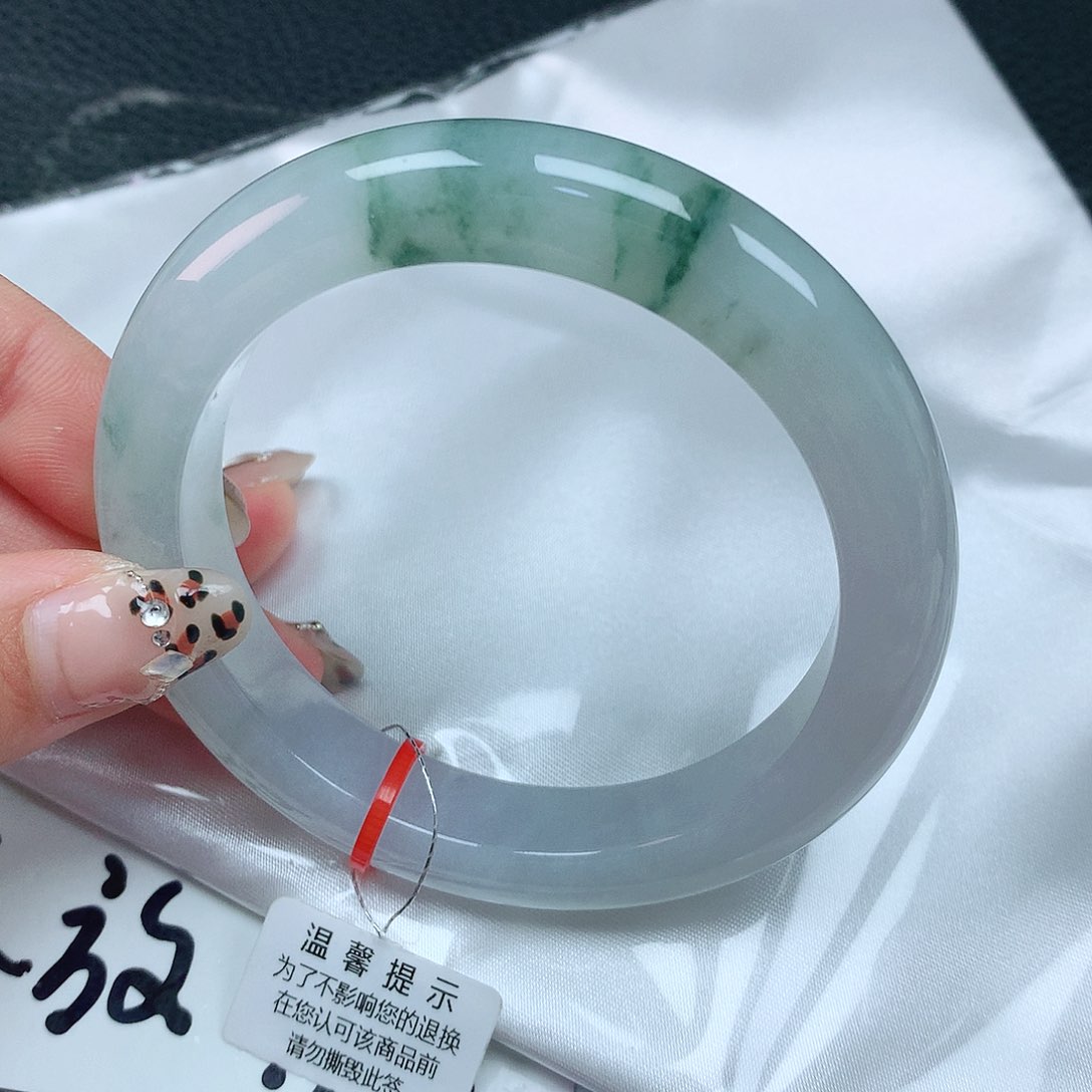 翡翠手镯未镶嵌58圈