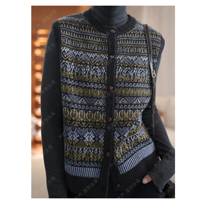 【上新季】设计感休闲百搭马甲高级感针织开衫绵羊毛马夹女D25380