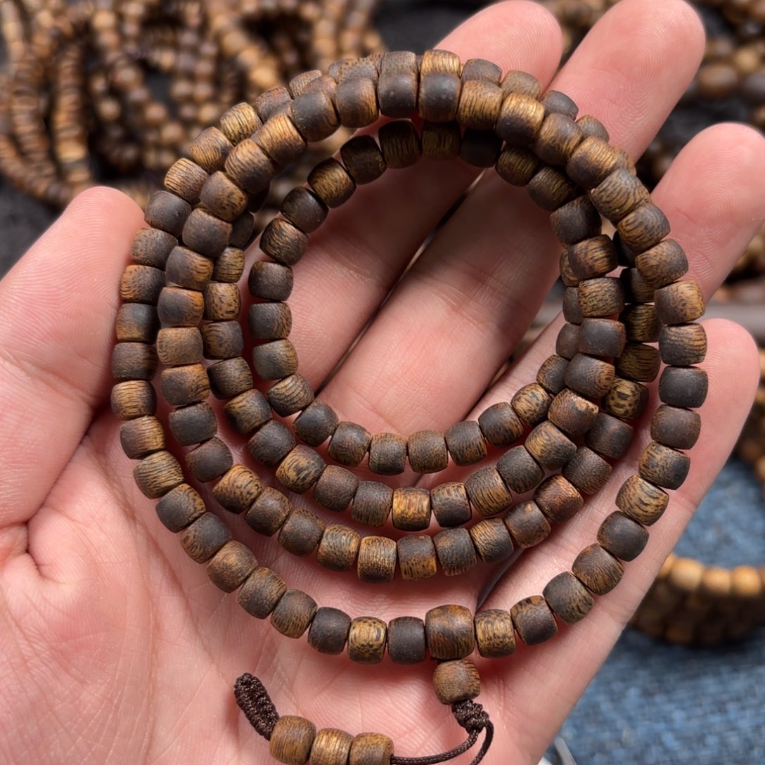 沉香手串淳化老料乌身圆叶桶珠多圈